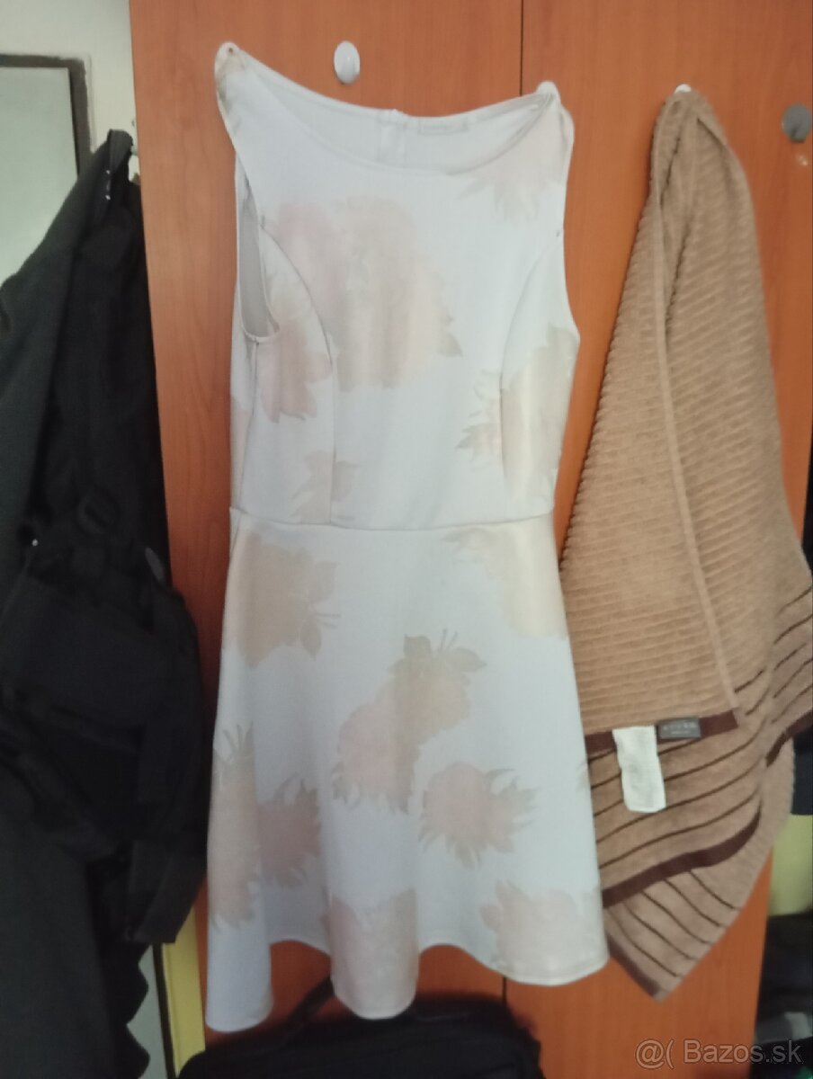 Dámske šaty veľkosť M