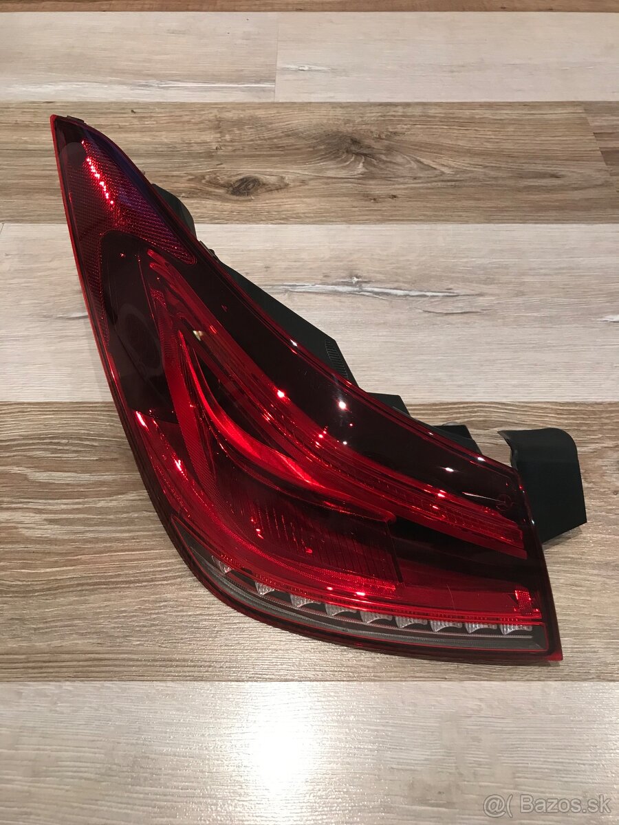 Zadné lavé svetlo Mercedes CLA C118/X118