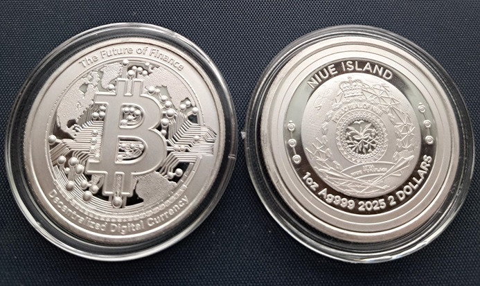 Niue B i t c o i n 1oz 2025 investicne striebro