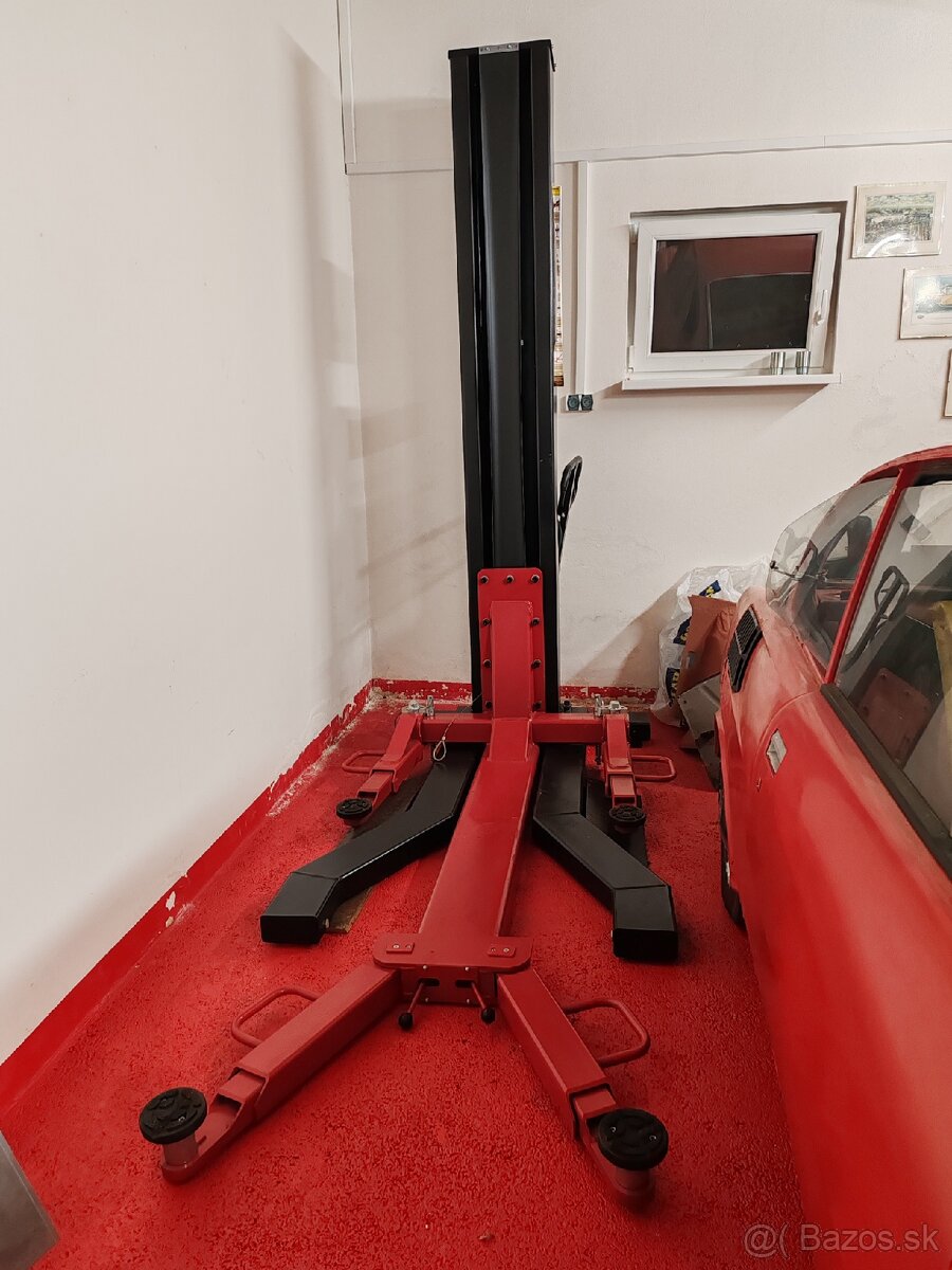 Predám hydraulický zdvihák