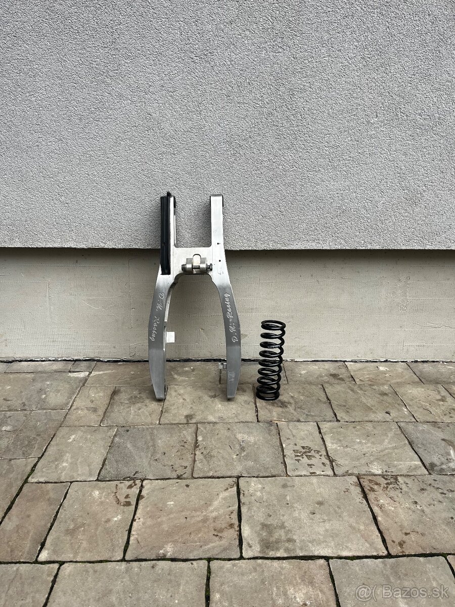 Kyvná vidlica, detské čižmy