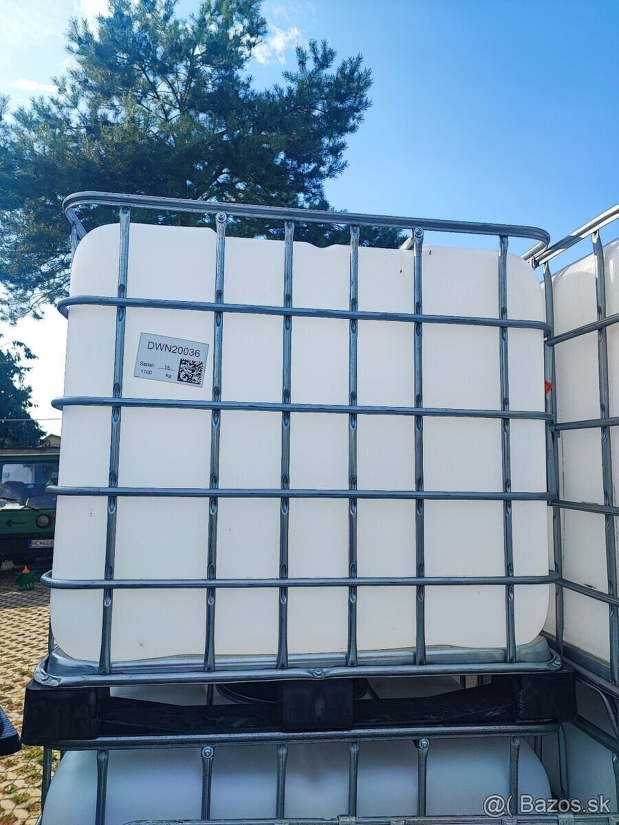 1000 litrove nádrže IBC