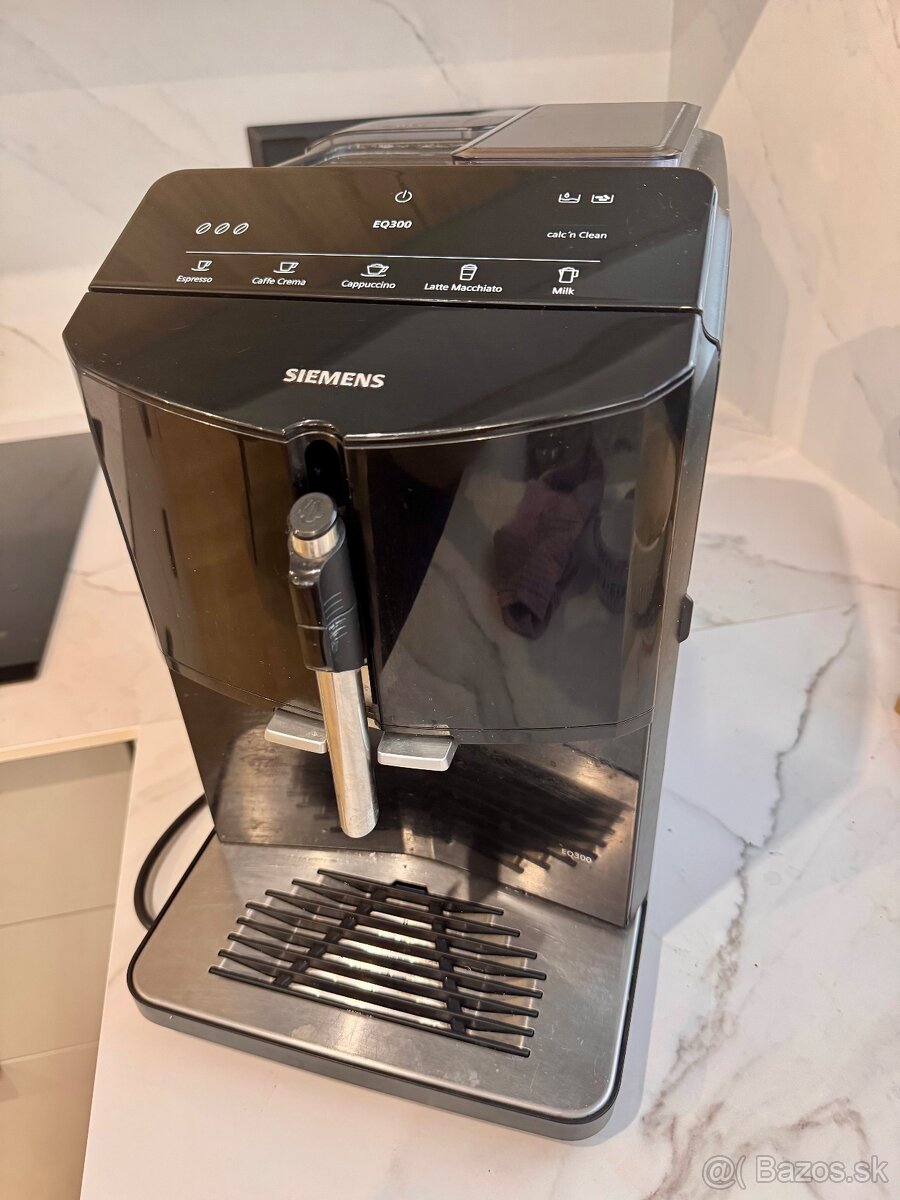Kávovar Siemens EQ300