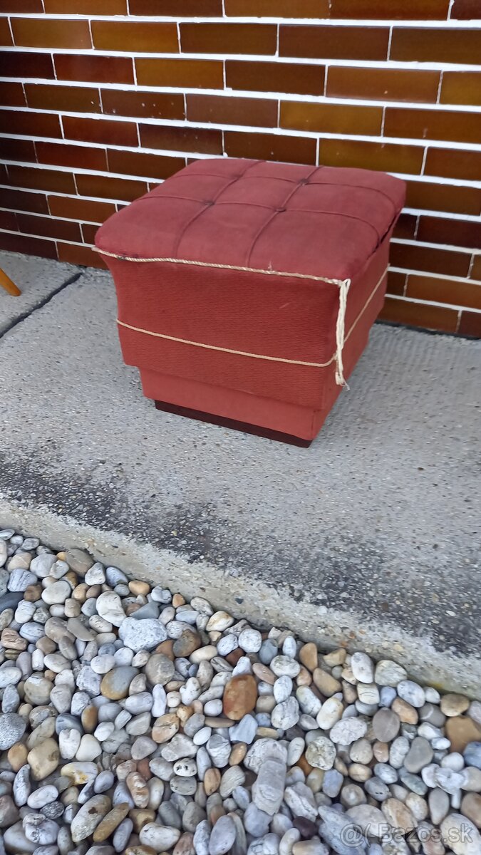 Predam taburetku Halabala