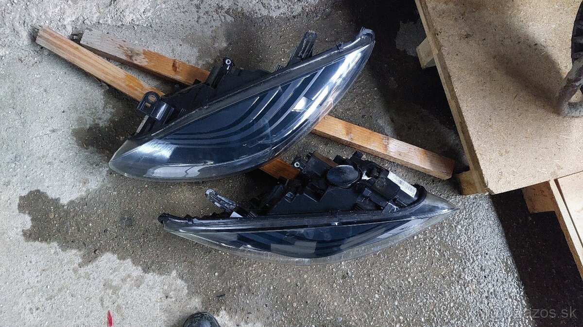 Megane 3 predne svetla