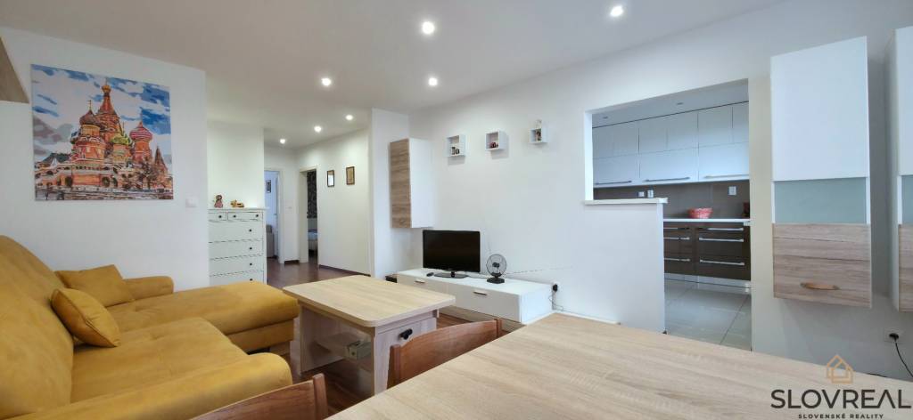 SLOVREAL na predaj 3 izbový byt, 80 m2