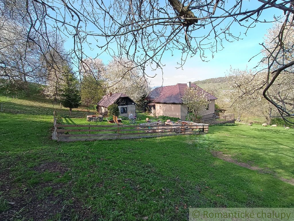 SKVELÁ CENA Exkluzívne - Dom/ chalupa na samote v objatí