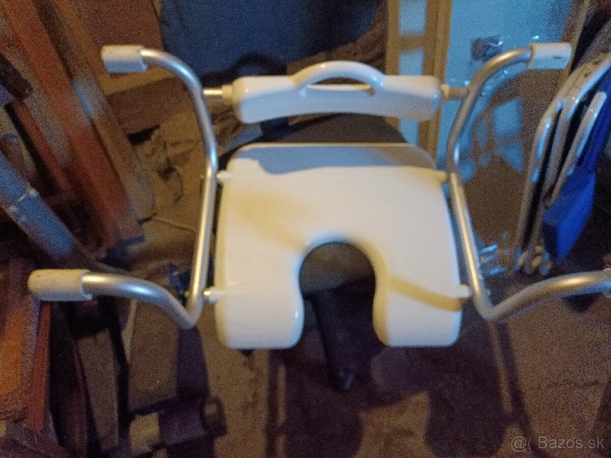 Predám nepoužívany invalidny sedák do vane