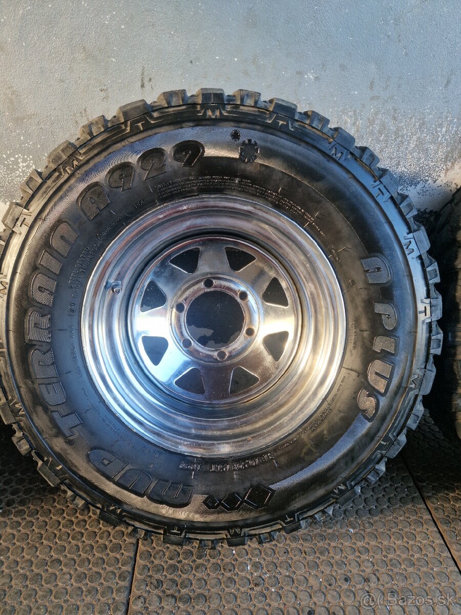 31x10,5 R15