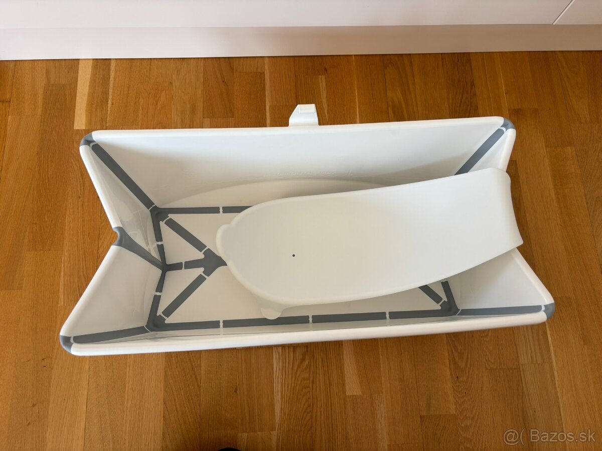 Vanička Stokke Flexi Bath + novorodenecká vložka