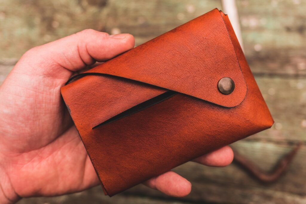 Kožená minimalistická peňaženka - svetlohnedá