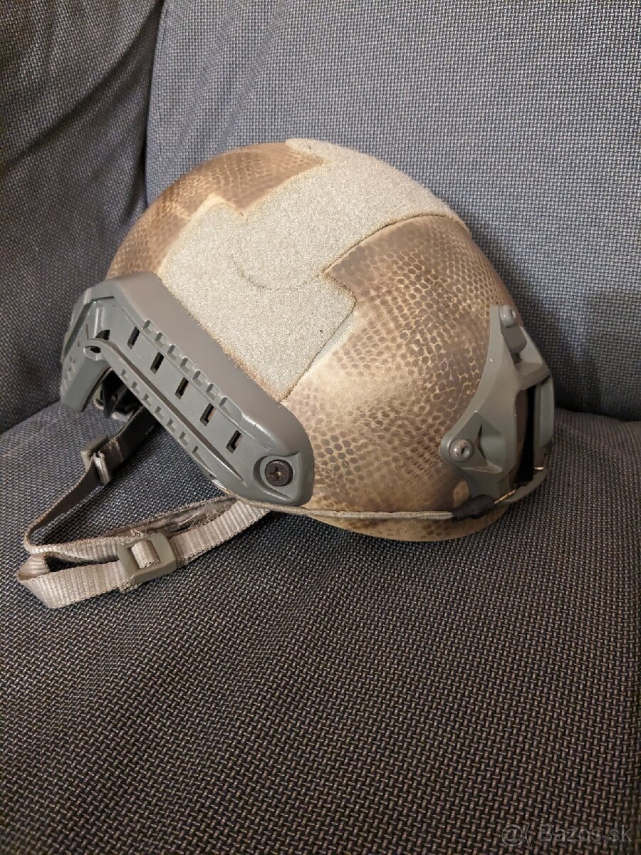 Airsoft nastaviteľná prilba