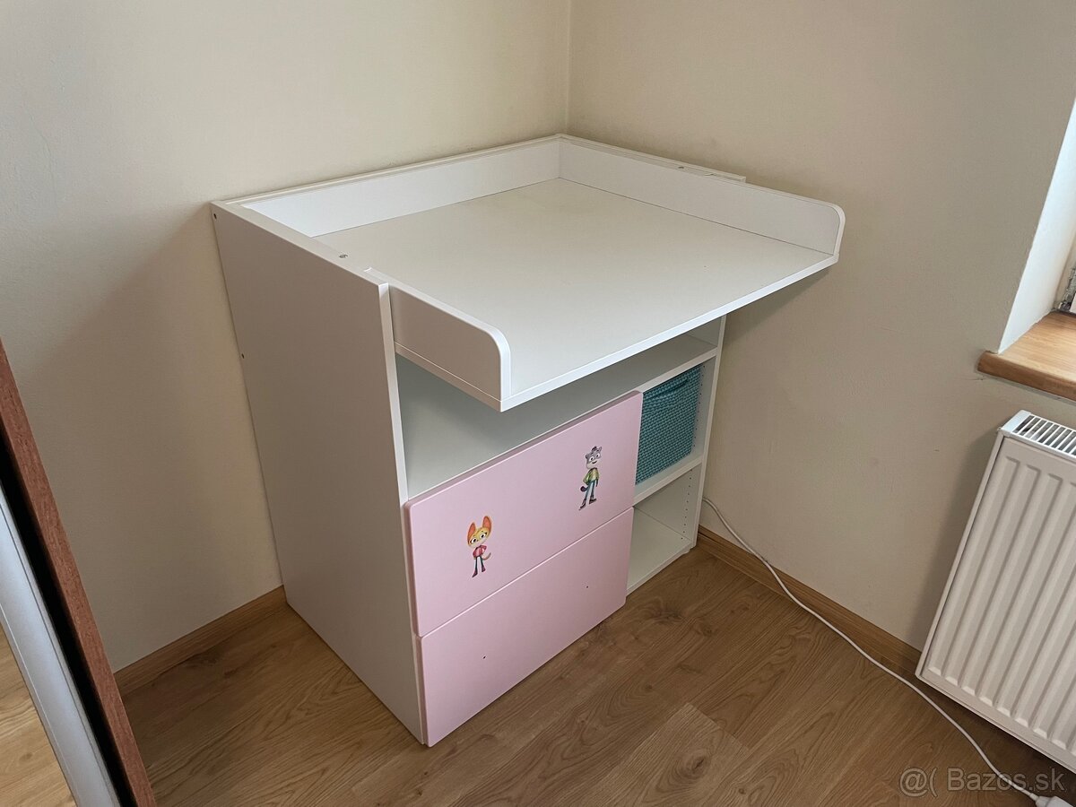 Prebaľovací pult ikea SMÅSTAD, bielo ružový