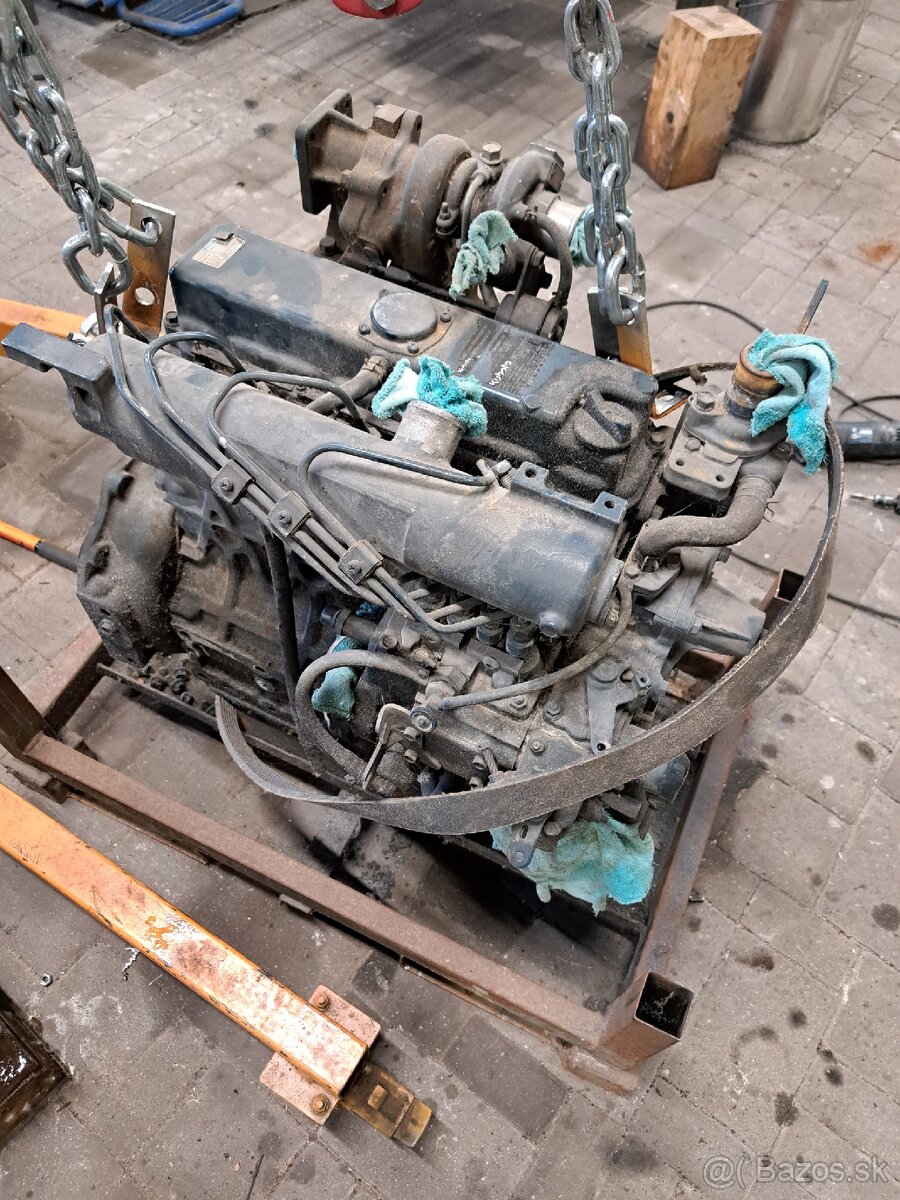 Motor kubota v2003