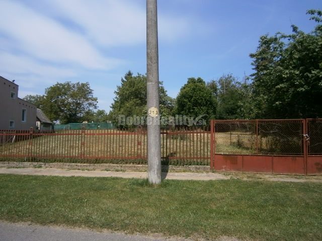 Lukratívny stavebný pozemok v obci Jasová na predaj