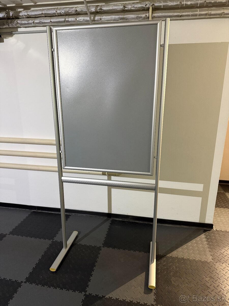 Stojanový hliníkový rán na plagáty 700x100