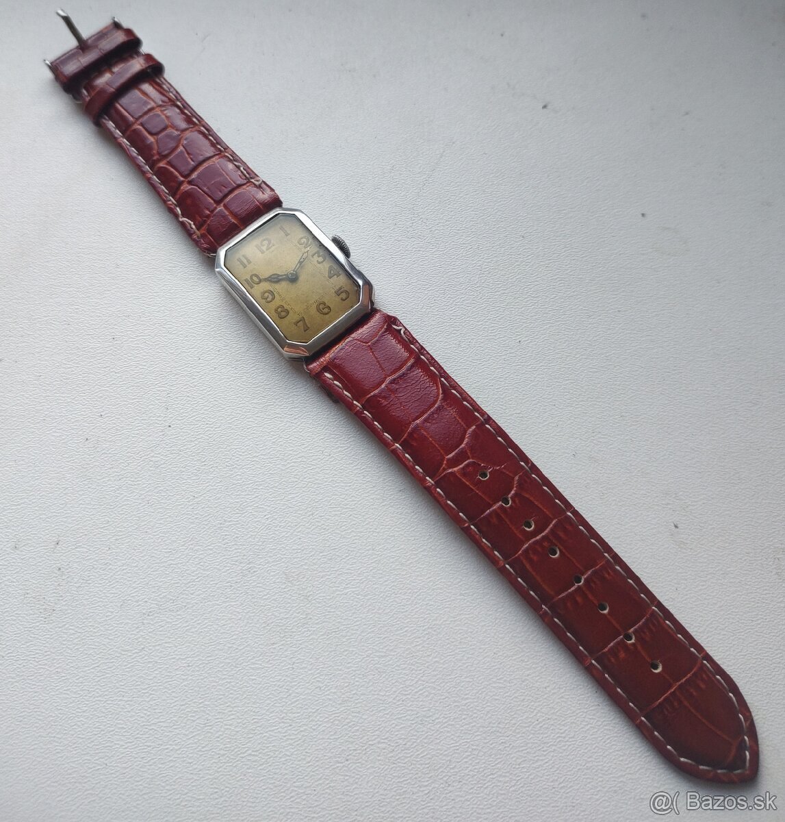 Velke strieorne starozitne hodinky G 0.800