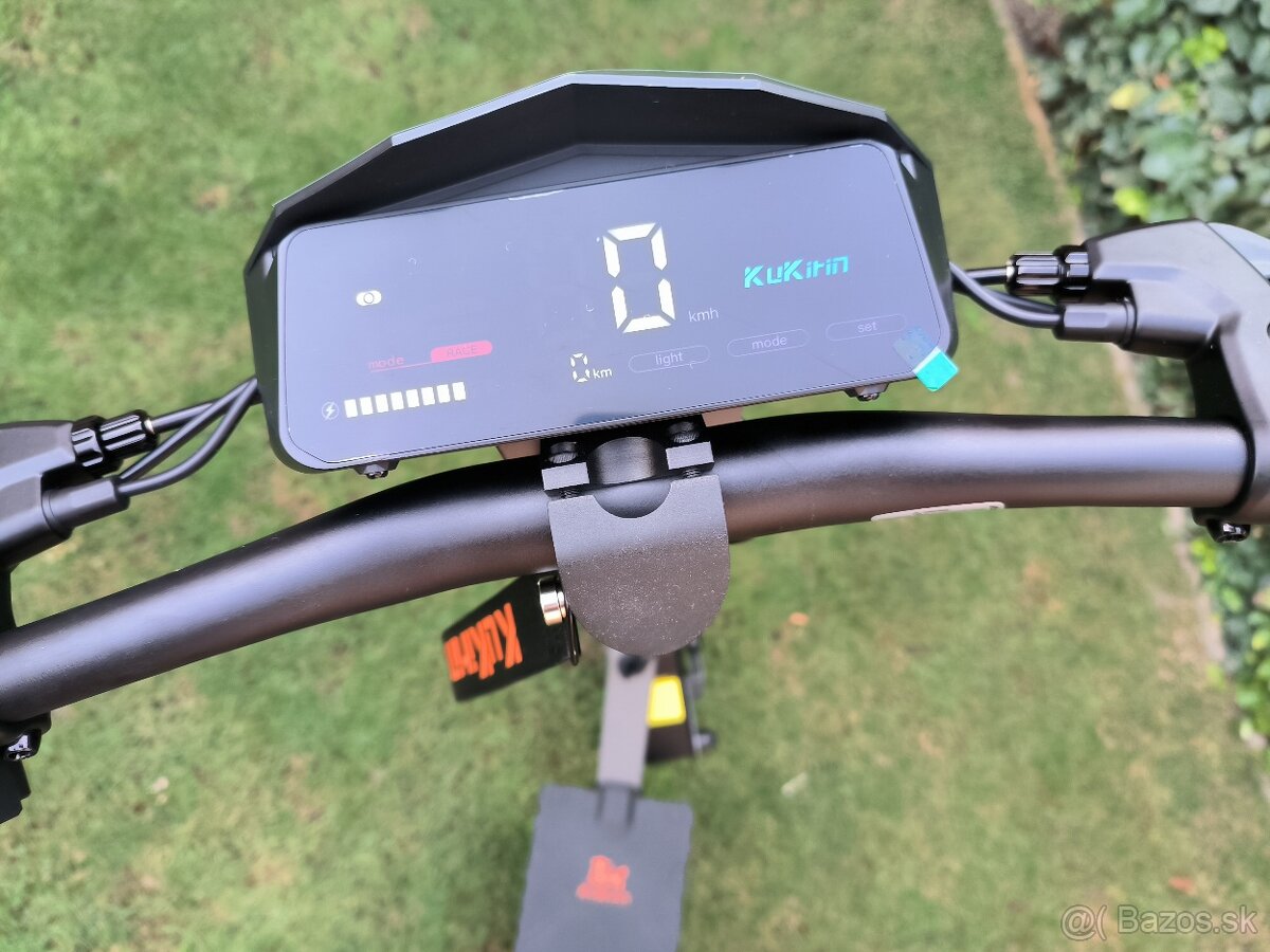 Kukirin G2 800 W 15 Ah 2025 - ZARUKA - 0 Kilometrov