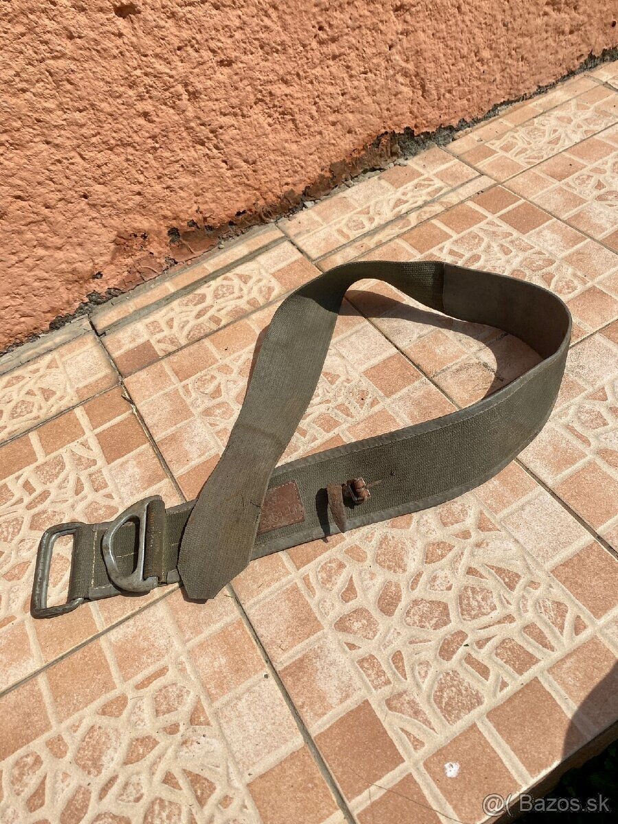 Starožitnosti - spájkovačky, stúpacie železá, vojenský opaso