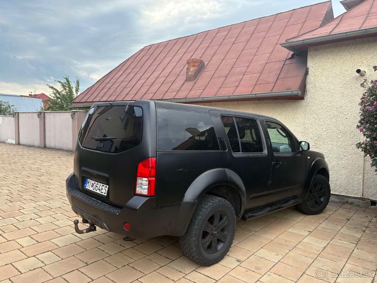 Nissan Pathfinder 2,5 dci automat