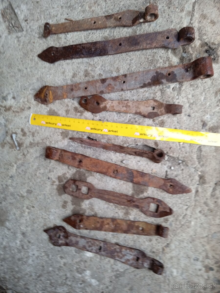 Kus 1e.podkovy pánty.taniere