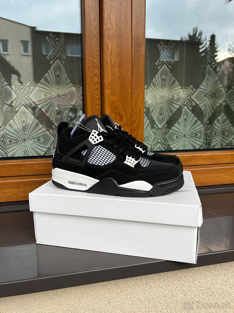 Jordan 4 Retro White Thunder