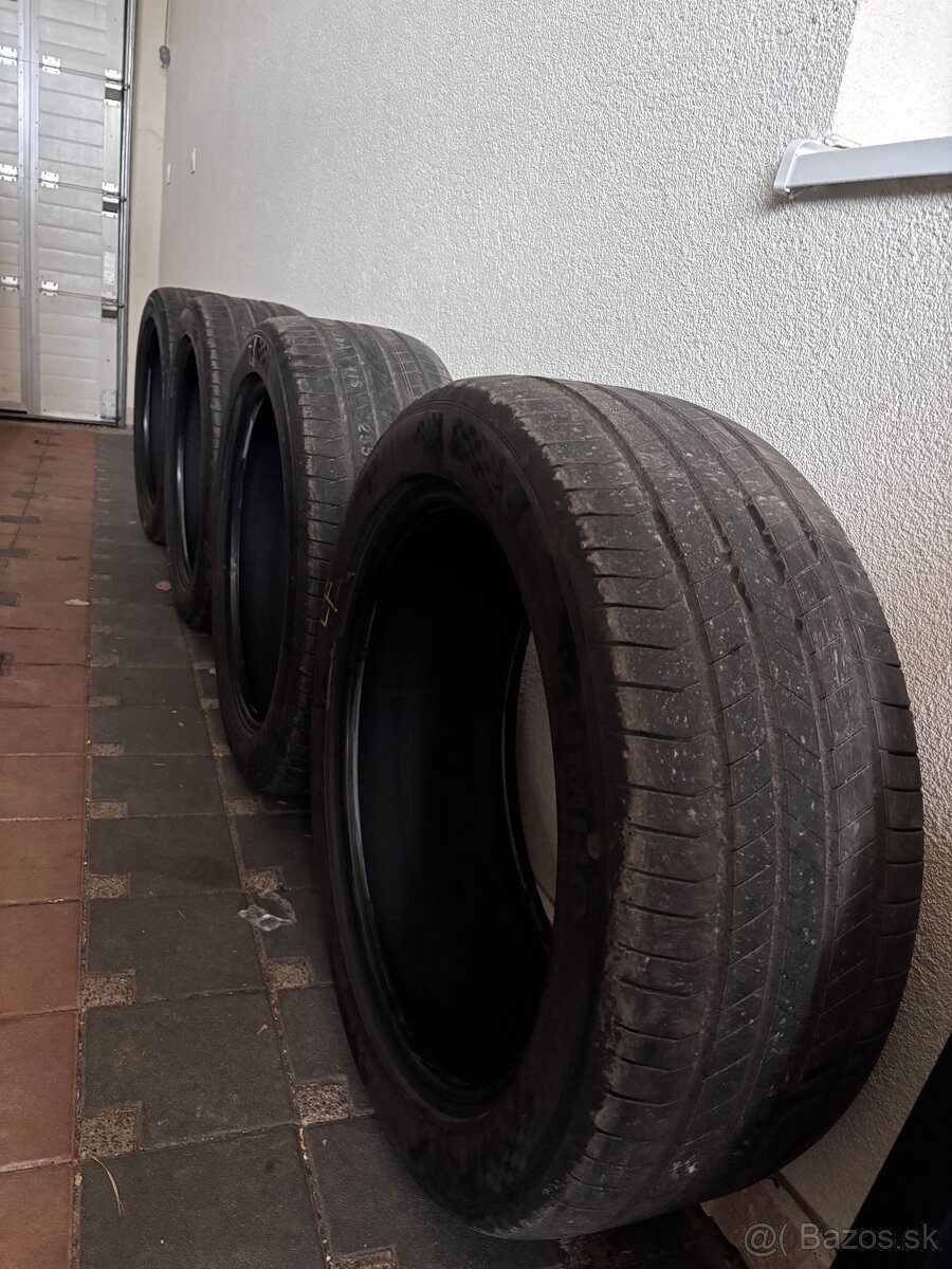 Kumho Ecsta PS71 255/45 R20