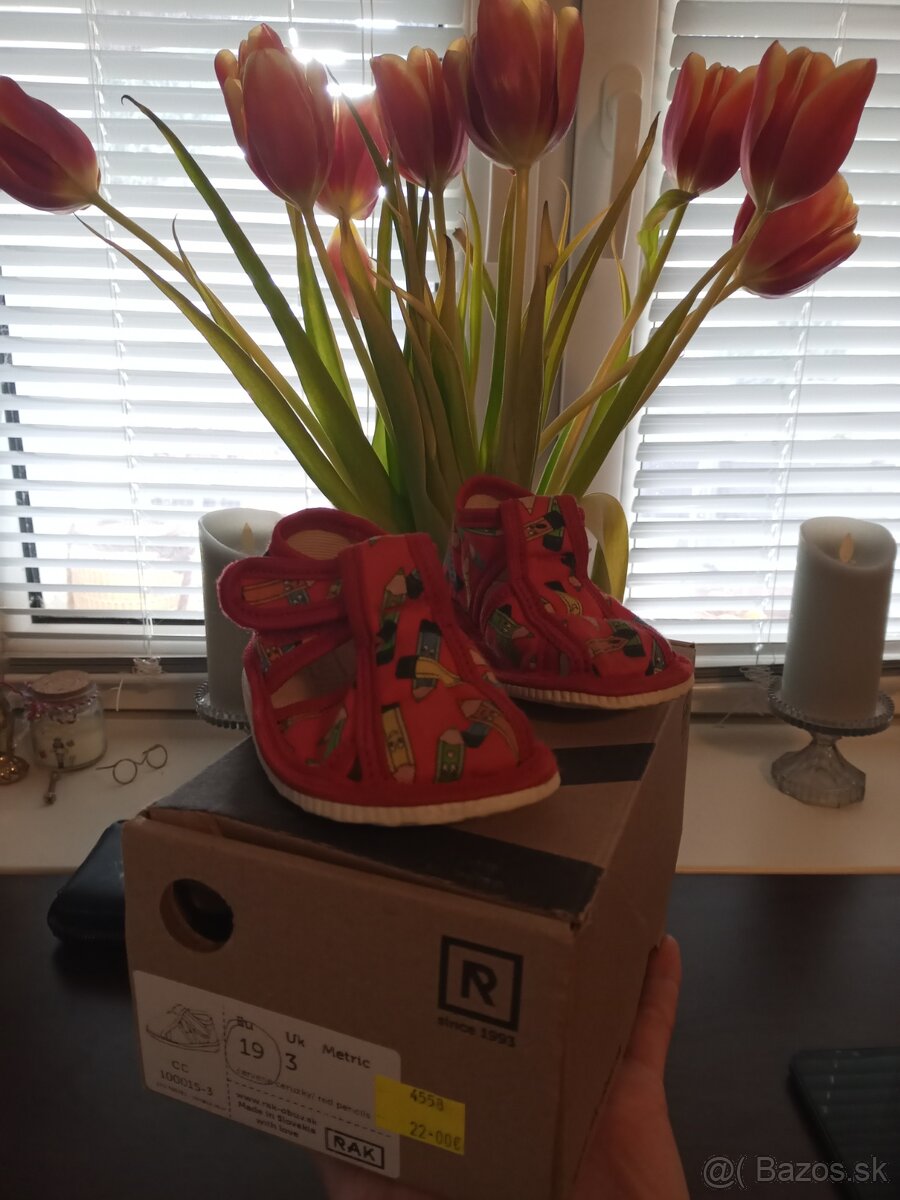 Predám papučky veľkosť 19. Značka Rak