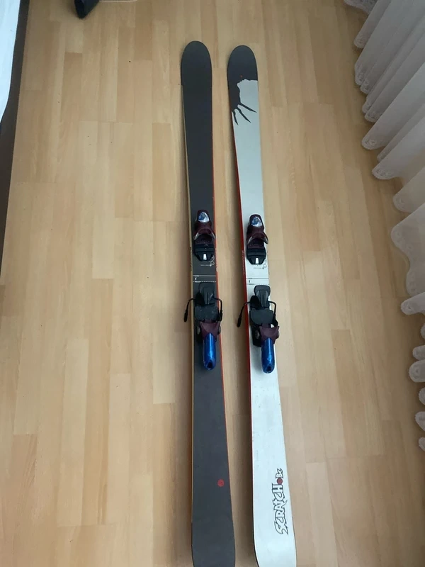 Lyže Rosignol Scratch freeeide