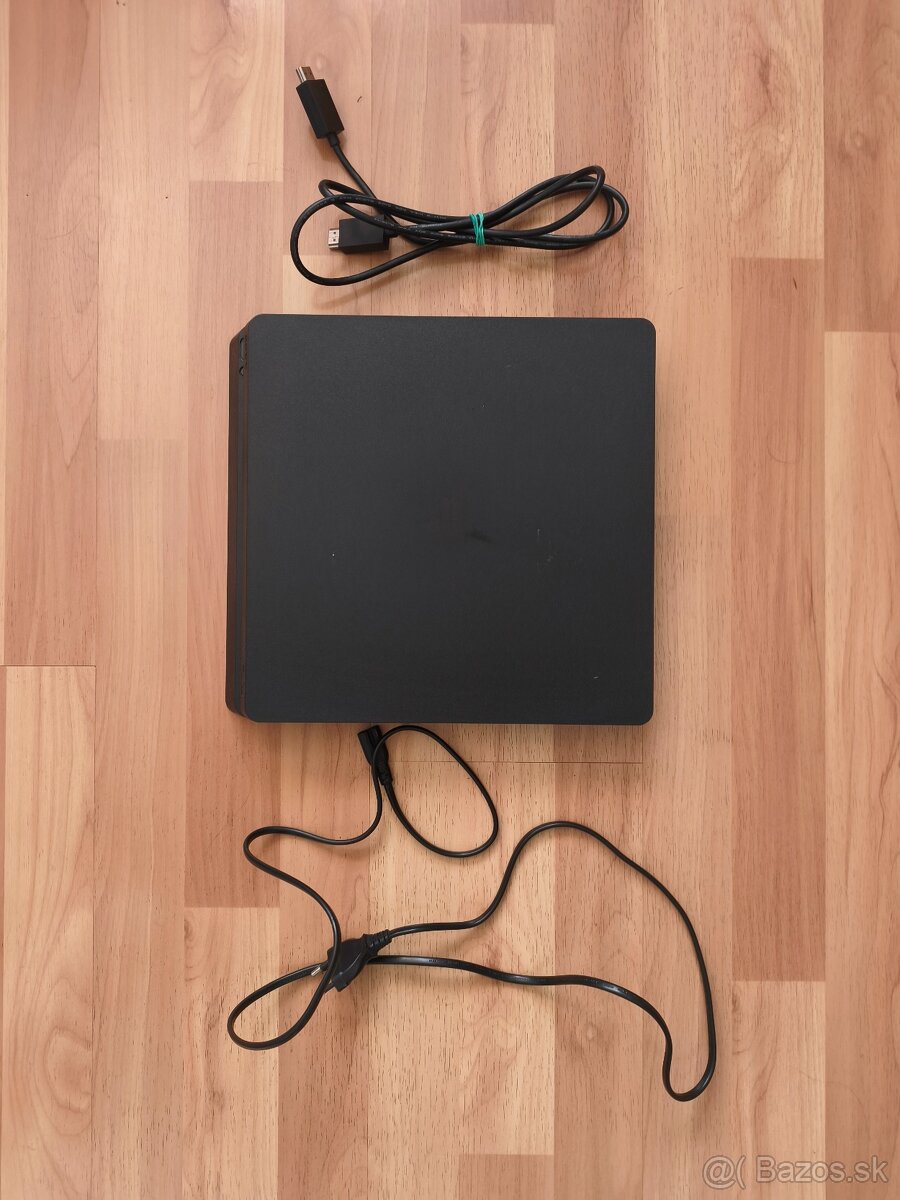 Playstation 4 + 3 kontroller + hra Dying light 2
