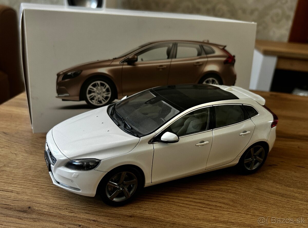 Volvo V40 1:18