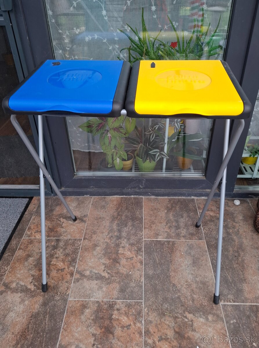Stojan na igelitové vrecia na plast a papier