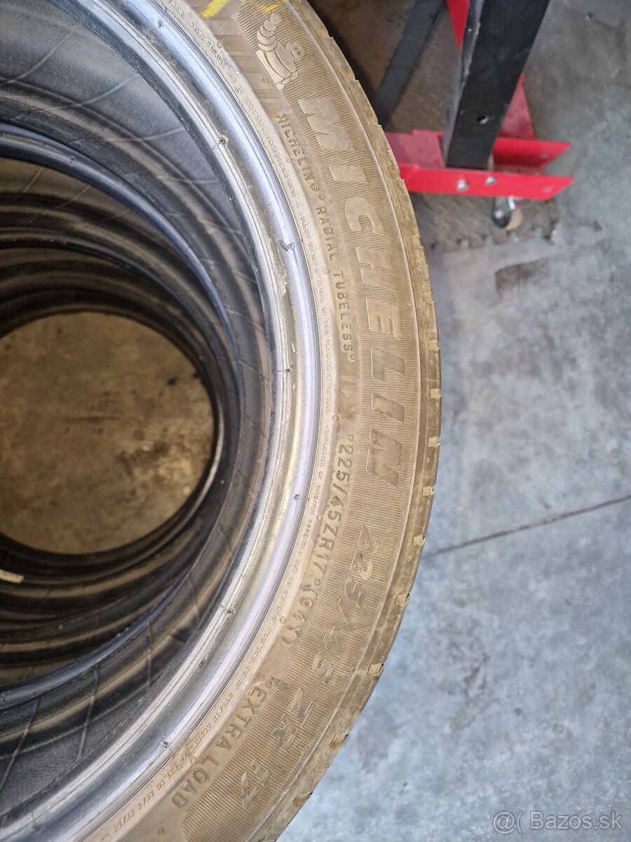 Michelin 225/45 ZR17