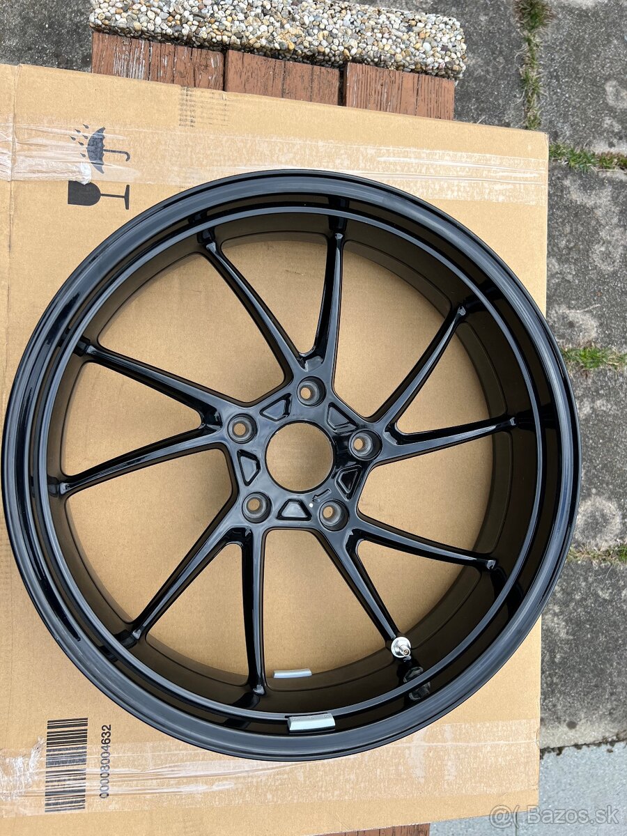 REZERVOVANE Predám nové kolesá na R1200GS 17'', originál