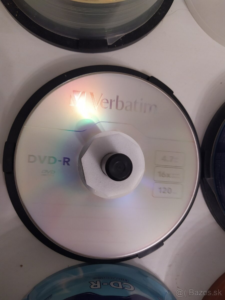 CD, DVD, kazety a obaly