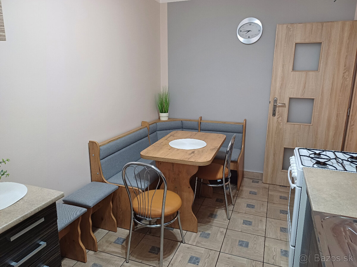 2-Izbovy byt v Komarne na prenajom.