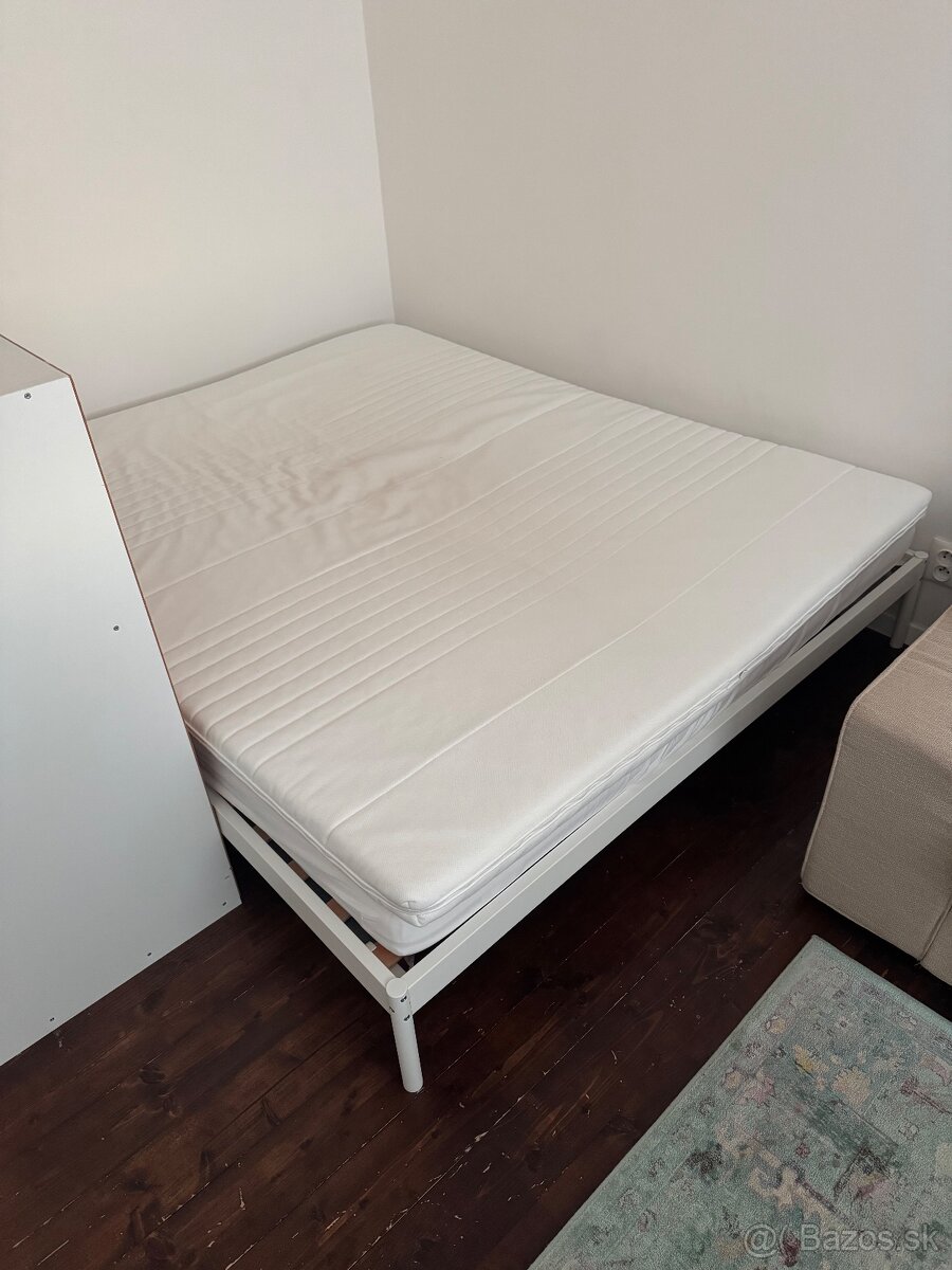 Ikea matrac + ochranny matrac s pamatovou penou