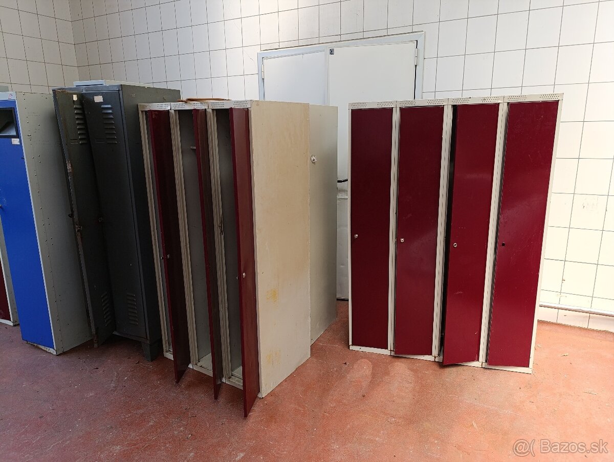 Kovové šatníkové skrine