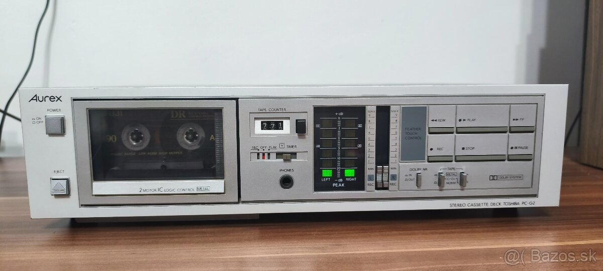 Kvalitný Vintage Deck Toshiba