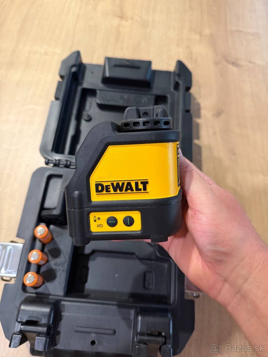 Krížový laser DeWalt DW088CG (zelený lúč)