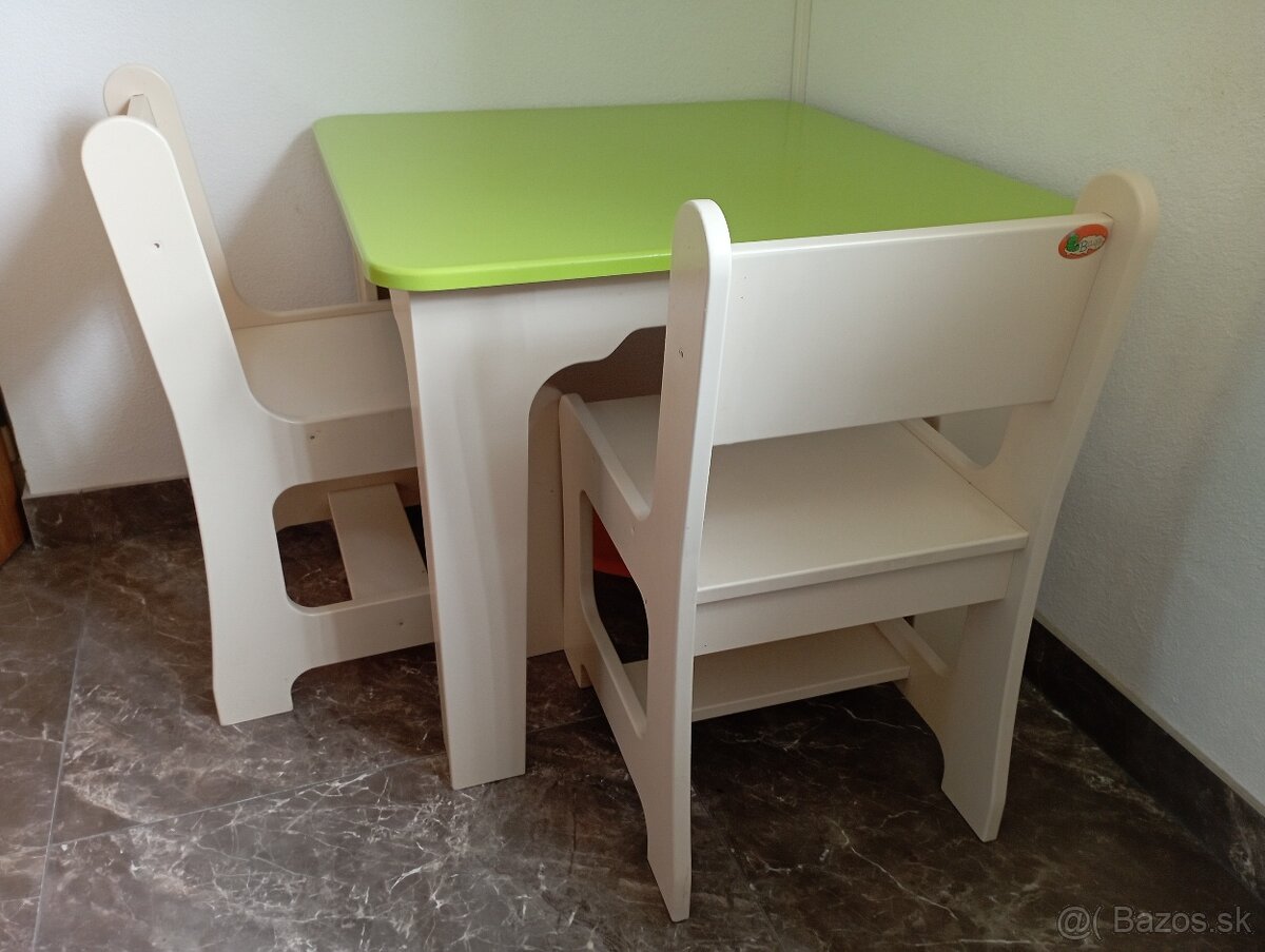 Detský stôl a stoličky