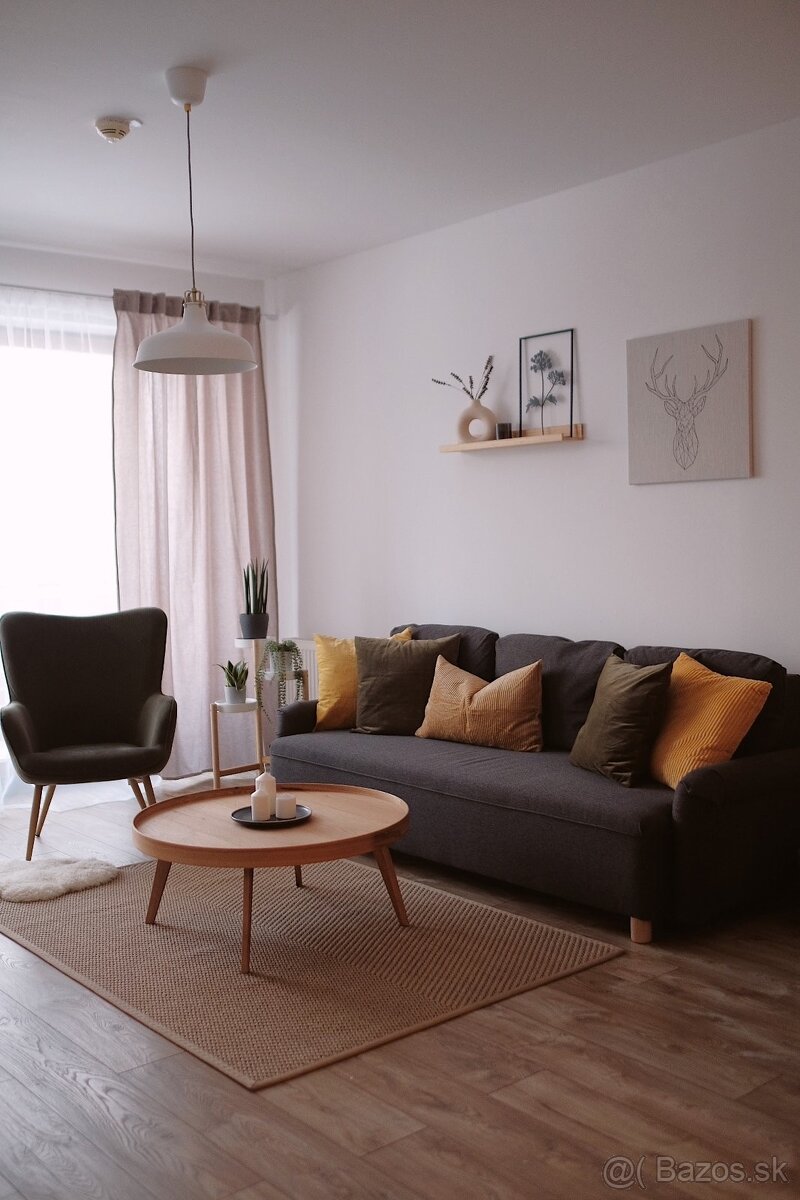 PRIESTRANNÝ 2-IZB. APARTMÁN V SRDCI DONOVALOV