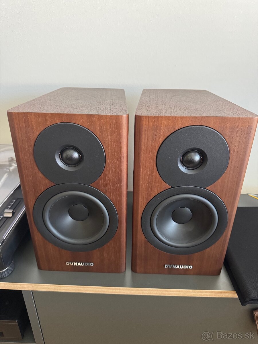 Dynaudio Evoke 10 Walnut Wood