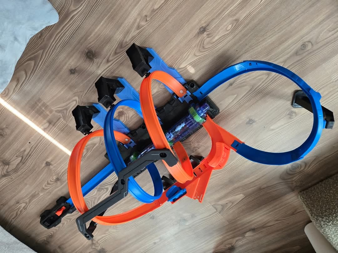 Hot Wheels špirálová dráha