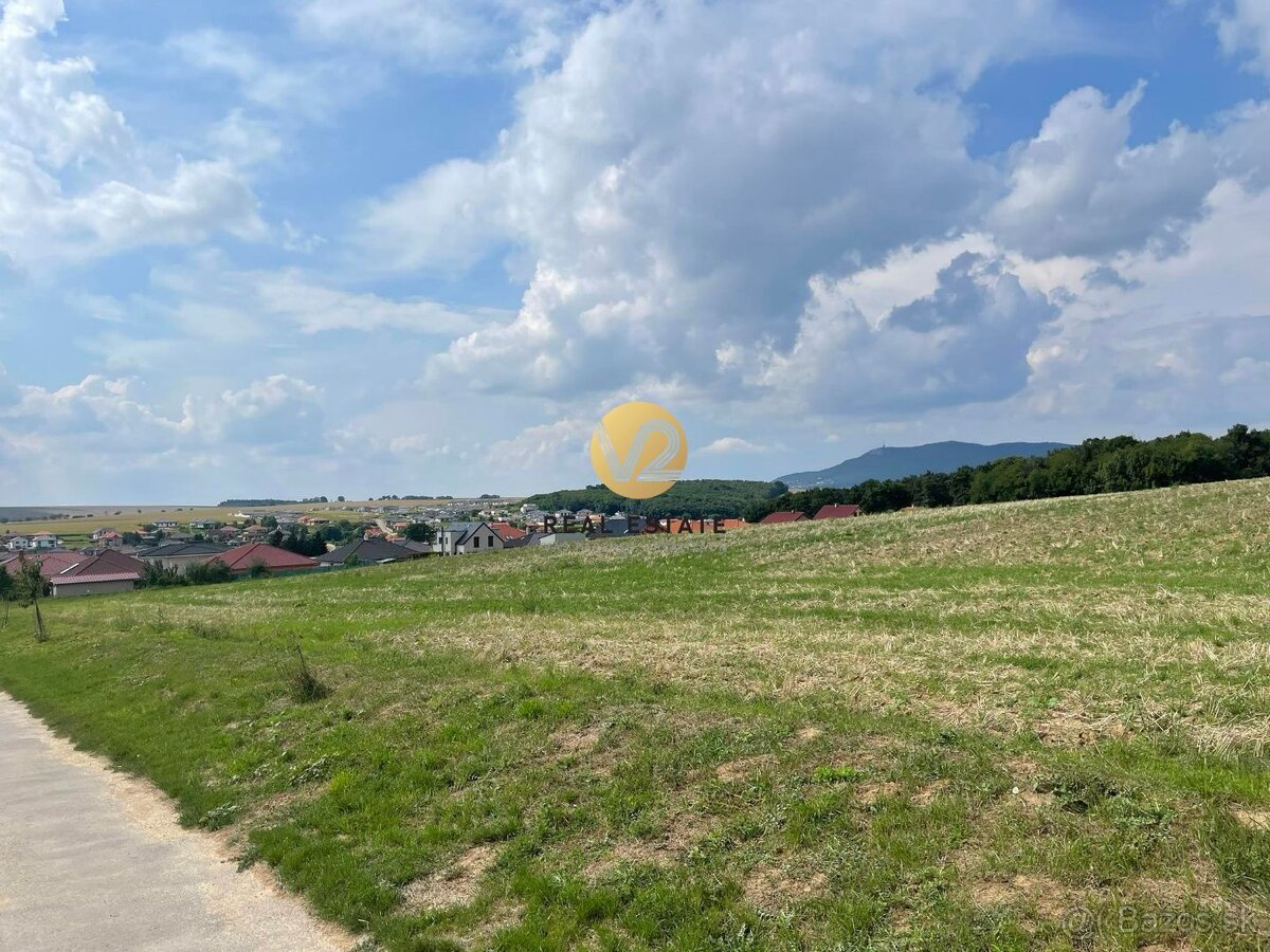 NA PREDAJ investičný pozemok pri Nitre