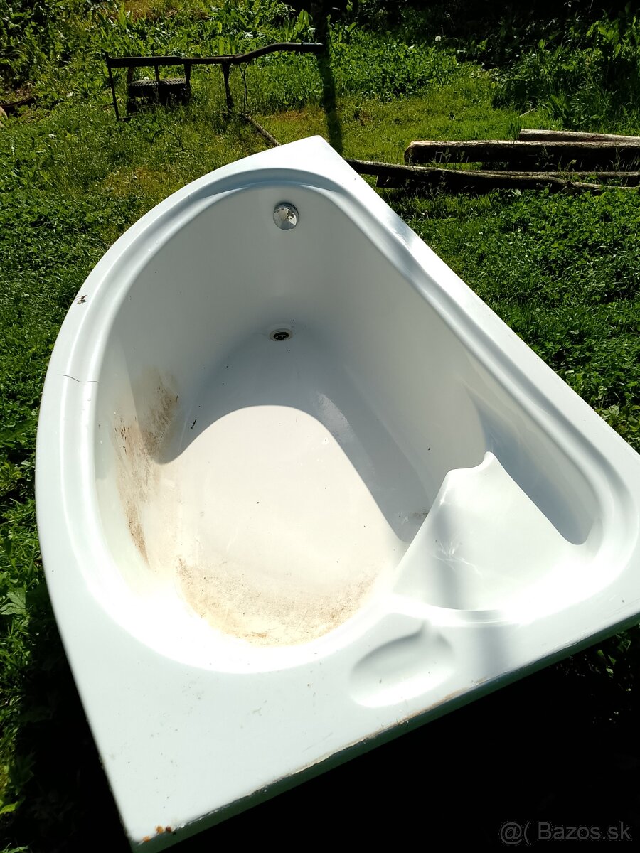 Predám rohovu vaňu
