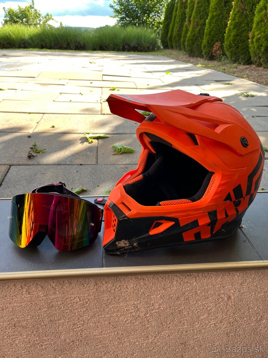 Výstroj na moto