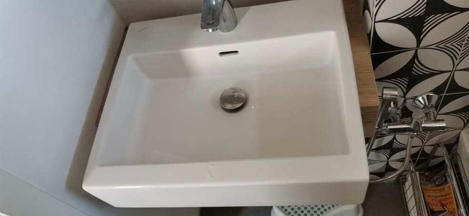Polozápustné umývadlo Laufen Living