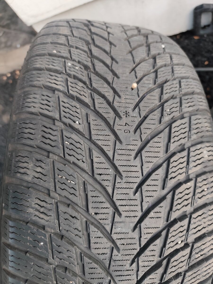 Nokian 235 45 r18 na drift