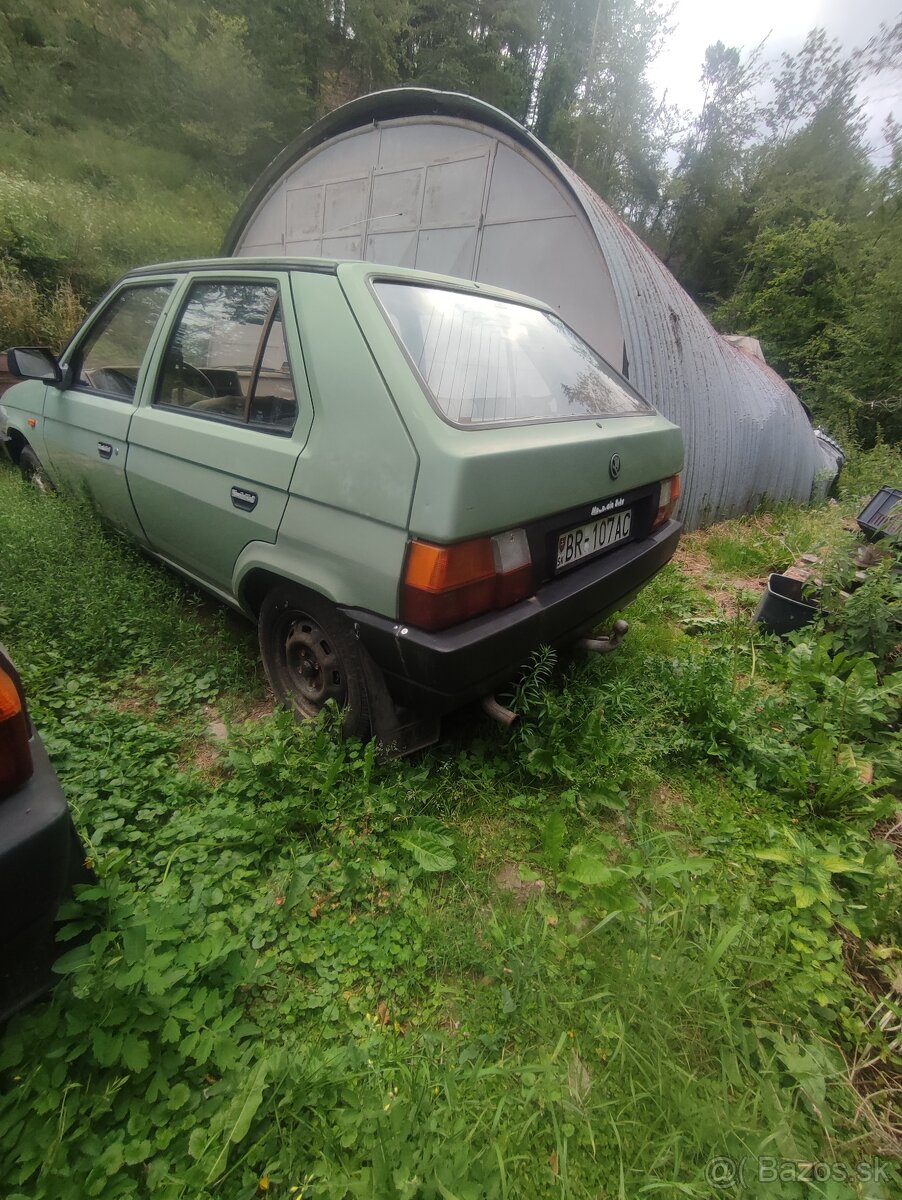 Predám 2x favorit 136